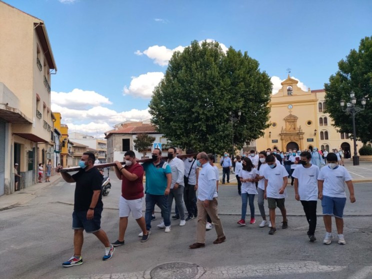 La Cruz que el Papa San Juan Pablo II regaló a los jóvenes visita la Diócesis de Guadix.