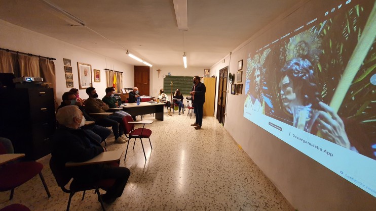 Presentación al Cabildo de Hermanos Mayores de  la nueva página web y APP de la Federación de Hermandades y Cofradías de Semana Santa de Guadix