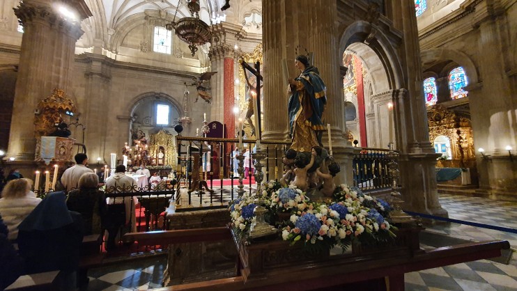 La Federación de Hermandades y Cofradías de Semana Santa de Guadix participa en la Misa Pontifical celebrada con motivo día de la Inmaculada Concepción de María.