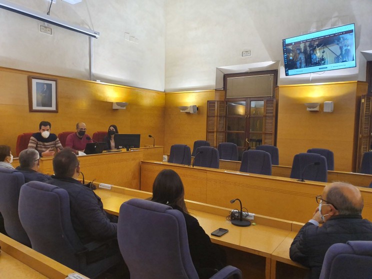 Presentación al Equipo de Gobierno del Ayuntamiento de Guadix de la nueva página web y APP de la Federación de Hermandades y Cofradías de Semana Santa de Guadix