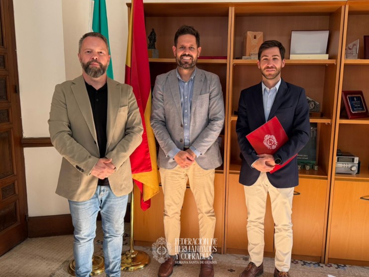 Reunión de trabajo entre la Federación de Hermandades y Cofradías de Guadix y la Junta de Andalucía para impulsar nuestra Semana Santa