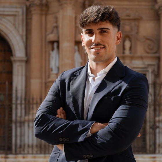 Alejandro León López